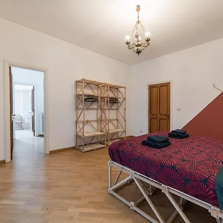 Emanuele Affittacamere *